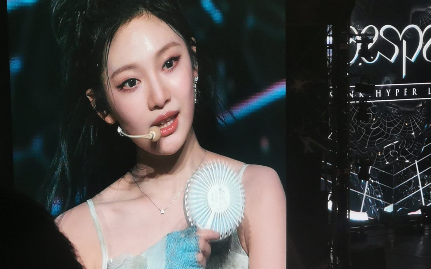 aespa 第一场演唱会中的宁宁 好piu亮