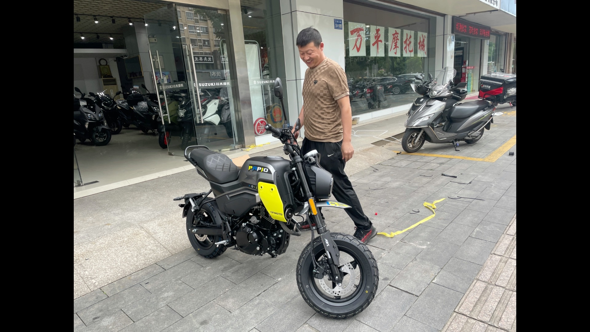 春风xo狒狒-冒险家提车