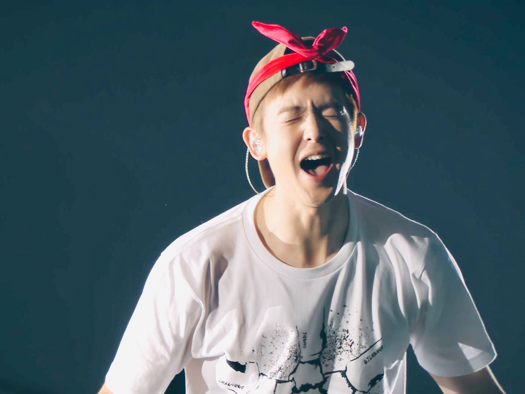 【4k】尼坤用脸杀人的可爱事件-东蛋快乐曲 mayday