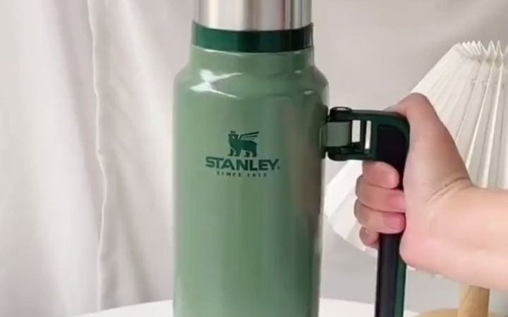 STANLEY保温壶304不锈钢家用便携户外露营车载大容量热水瓶水壶 保温壶 携带方便 车载保温杯 户外保温壶热水瓶哔哩哔哩bilibili