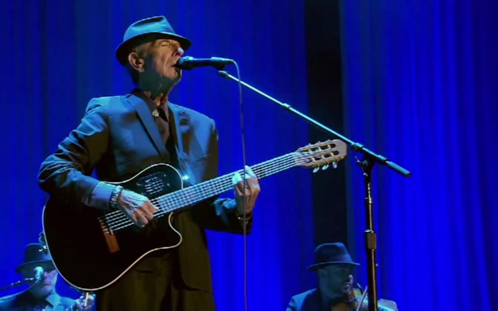 [图]Leonard Cohen - Famous Blue Raincoat (2014) 中英字幕