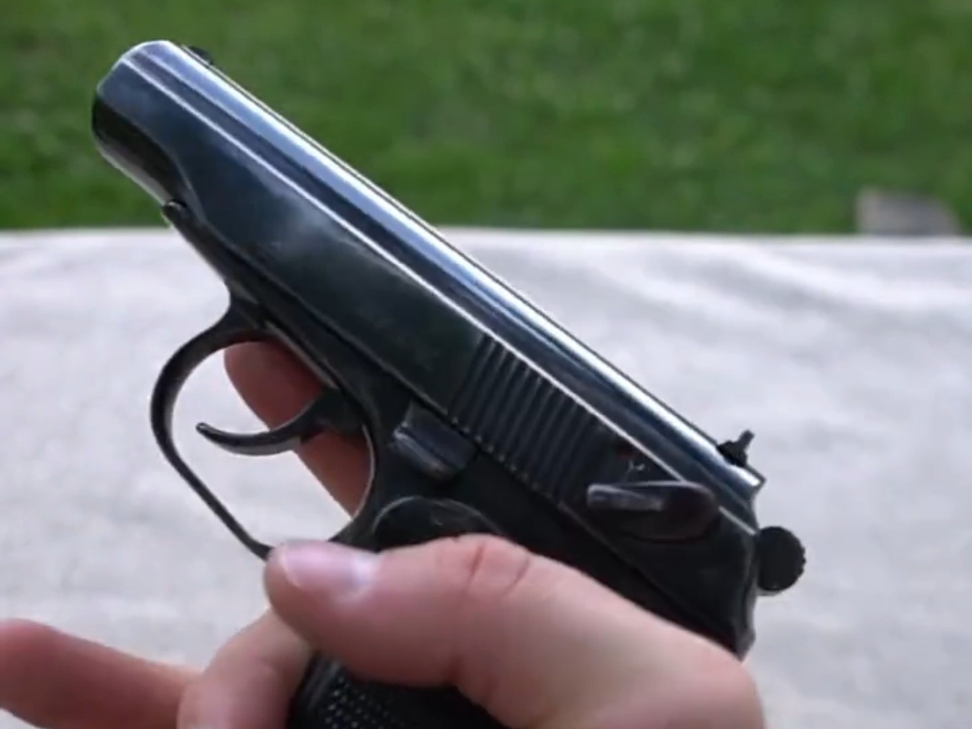 马卡洛夫pm小手枪实弹射击