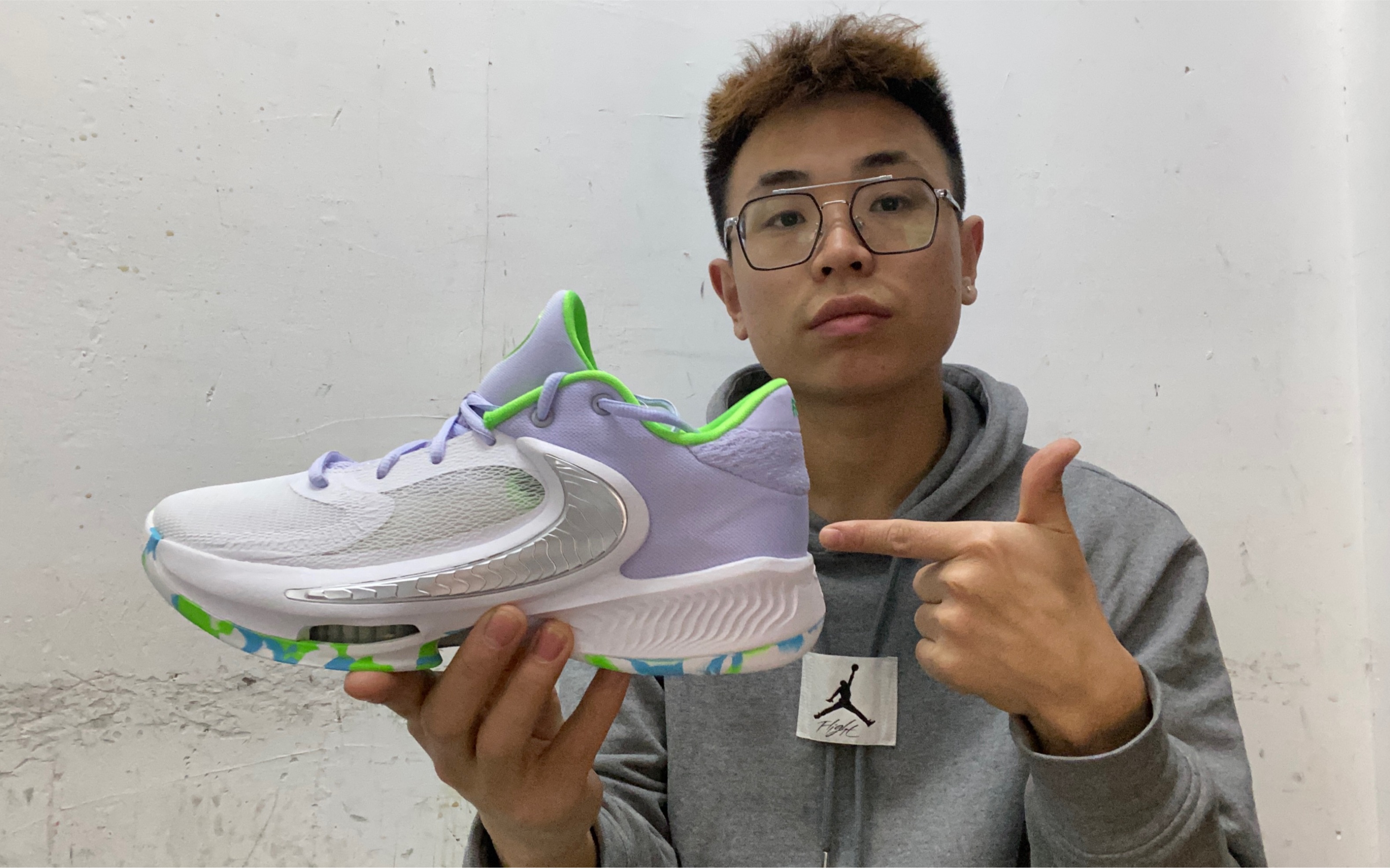 【无鞋不谈】透气舒适不闷脚,适合夏天的球鞋推荐.字母哥4代雪碧配色.