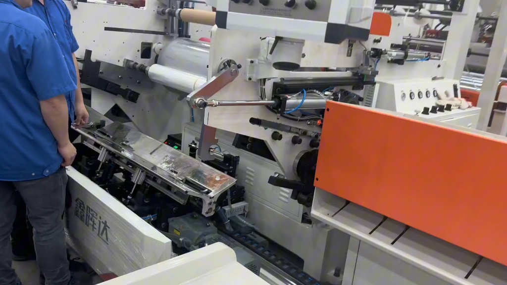 全自动缠绕膜机长什么样子?有多大呢?