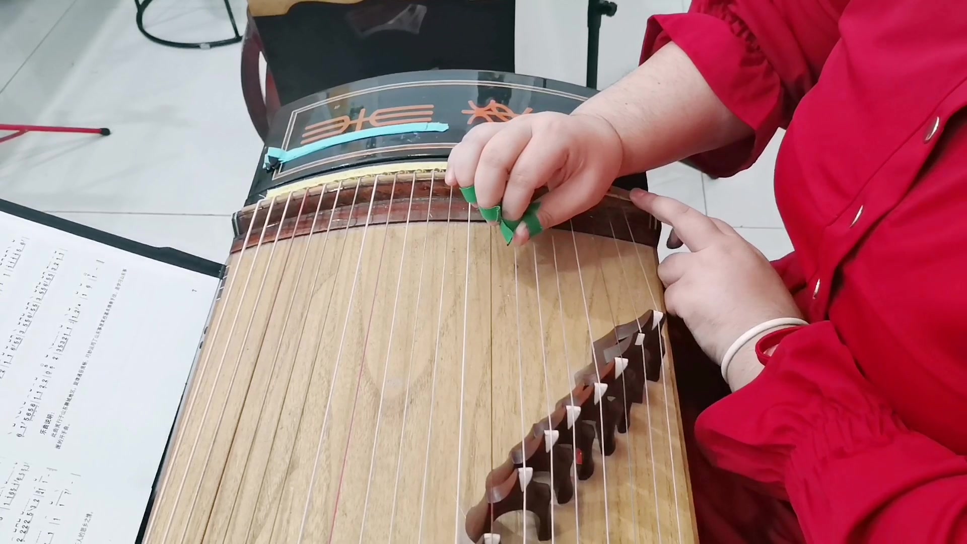 【古筝】私信解答:悬腕摇怎么弹奏?