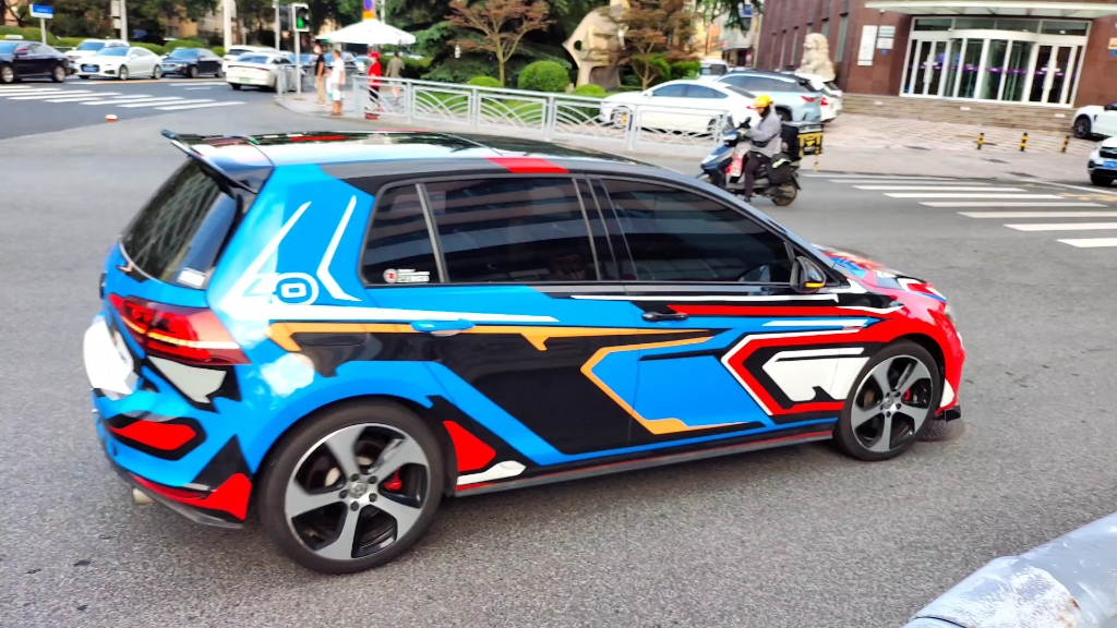 这个涂装的高尔夫gti你喜欢吗