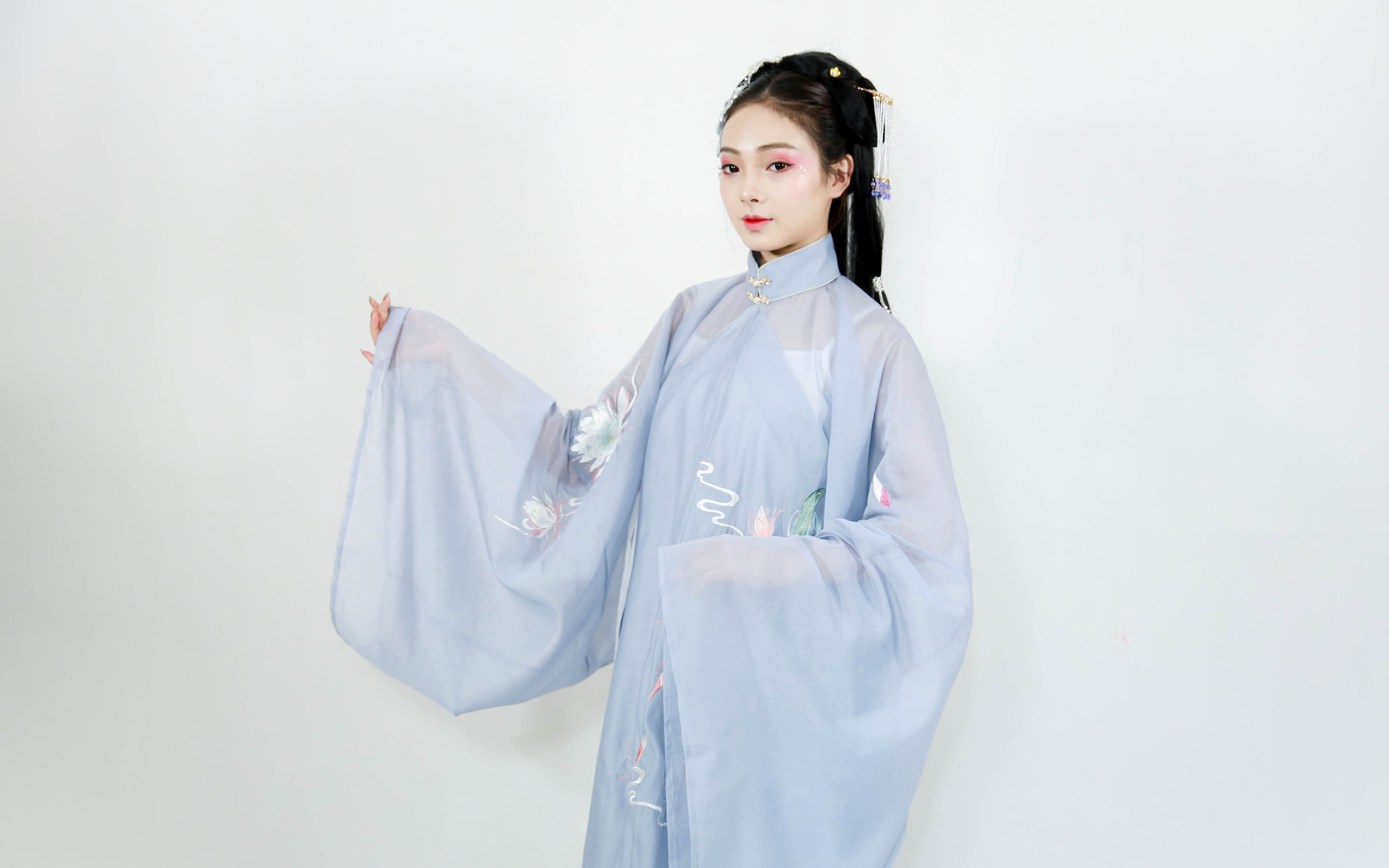 岫见青安原创汉服夏季款混剪