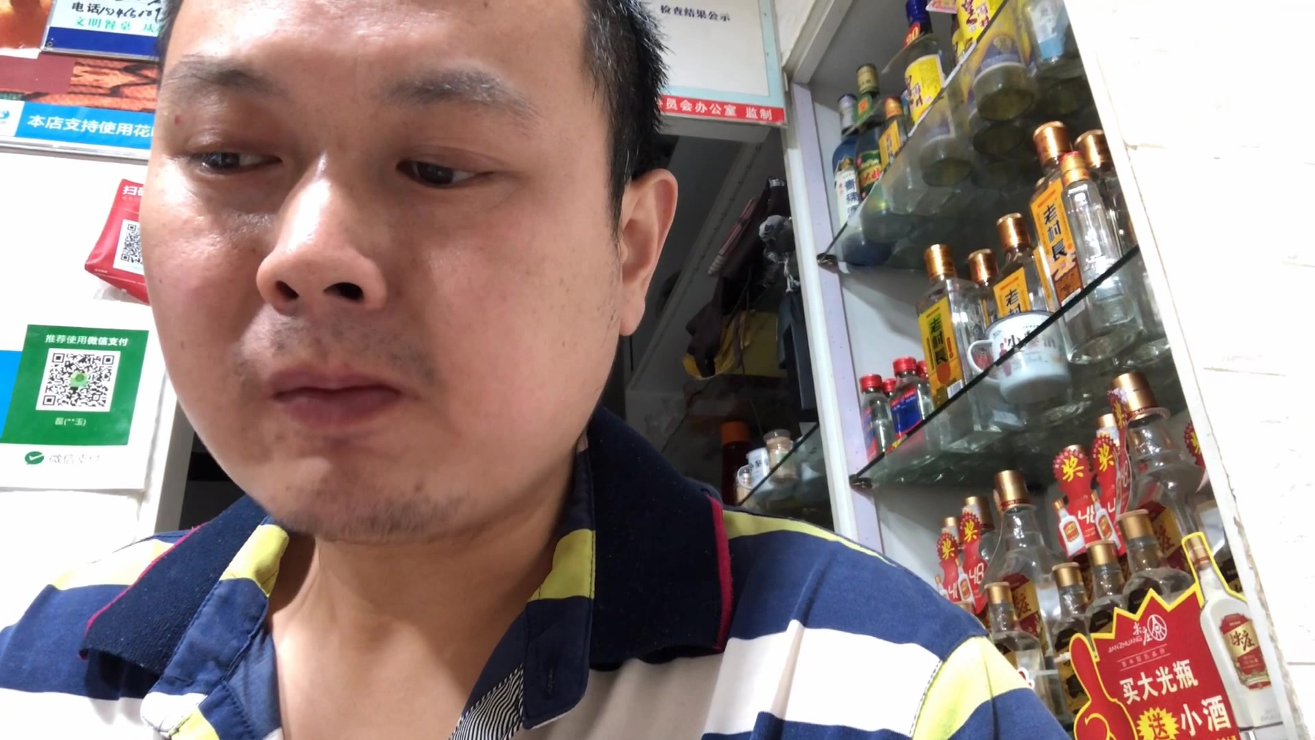 河南大哥郑州卖北京小吃,20一碗大肠猪肺五花肉弄半碗,香辣过瘾