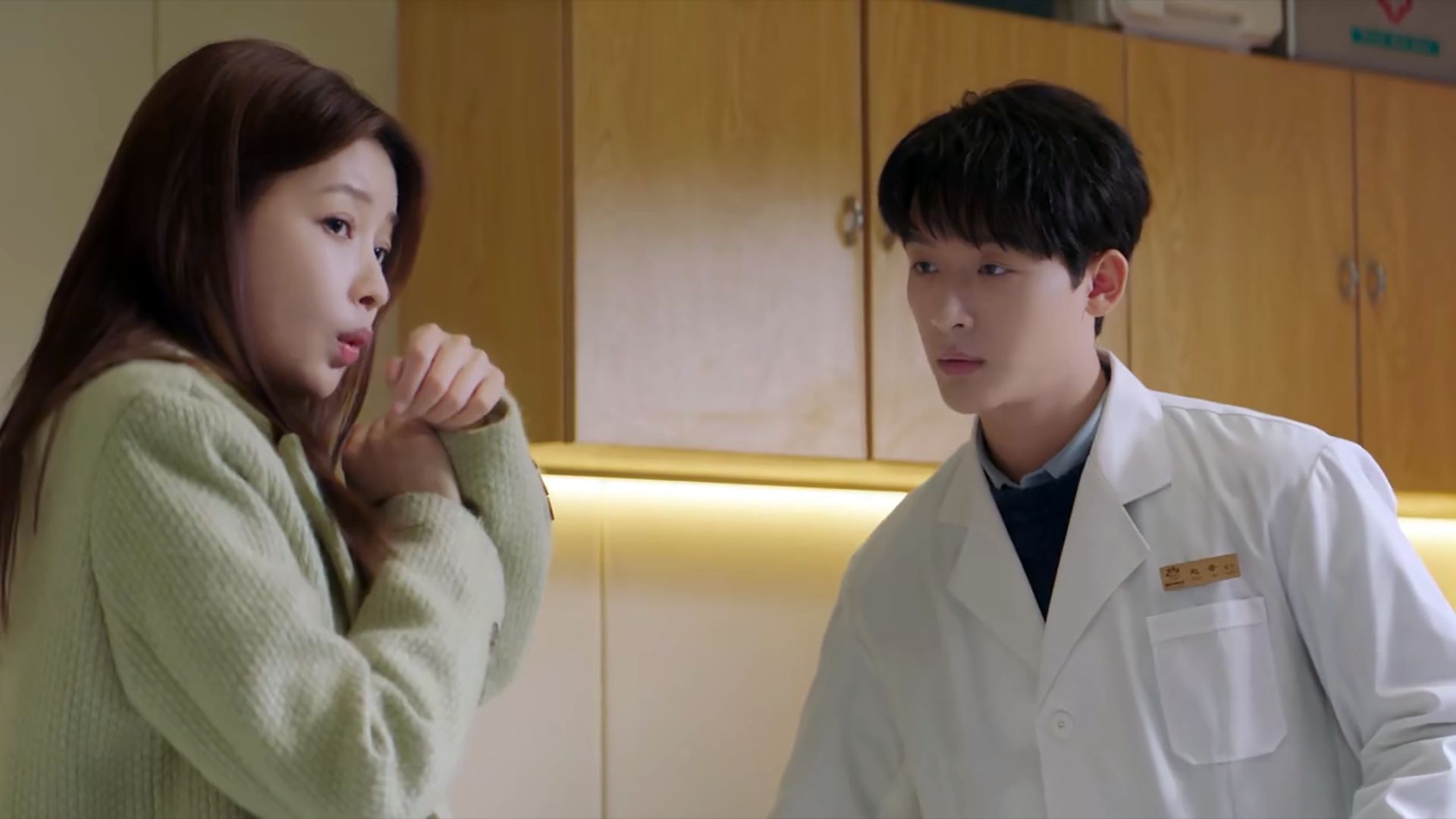 张晚意新剧上演高段位绿茶宠物医生,一开始就爱上好兄弟的女友!