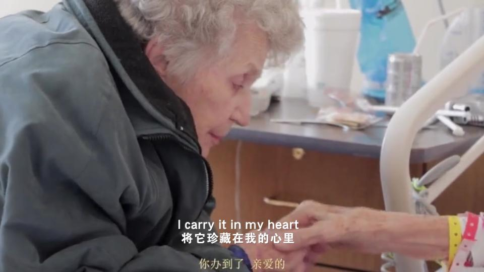 [图]隐秘的爱 I carry your heart with me，I carry it in my heart.我珍藏着你的心，珍藏在我心上。