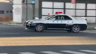 Video herunterladen: GTR R34在东京响应出警