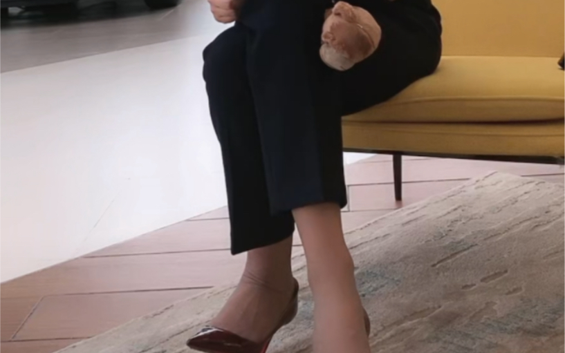 宝马小姐姐库里丝咖丝高跟鞋挑鞋5.25