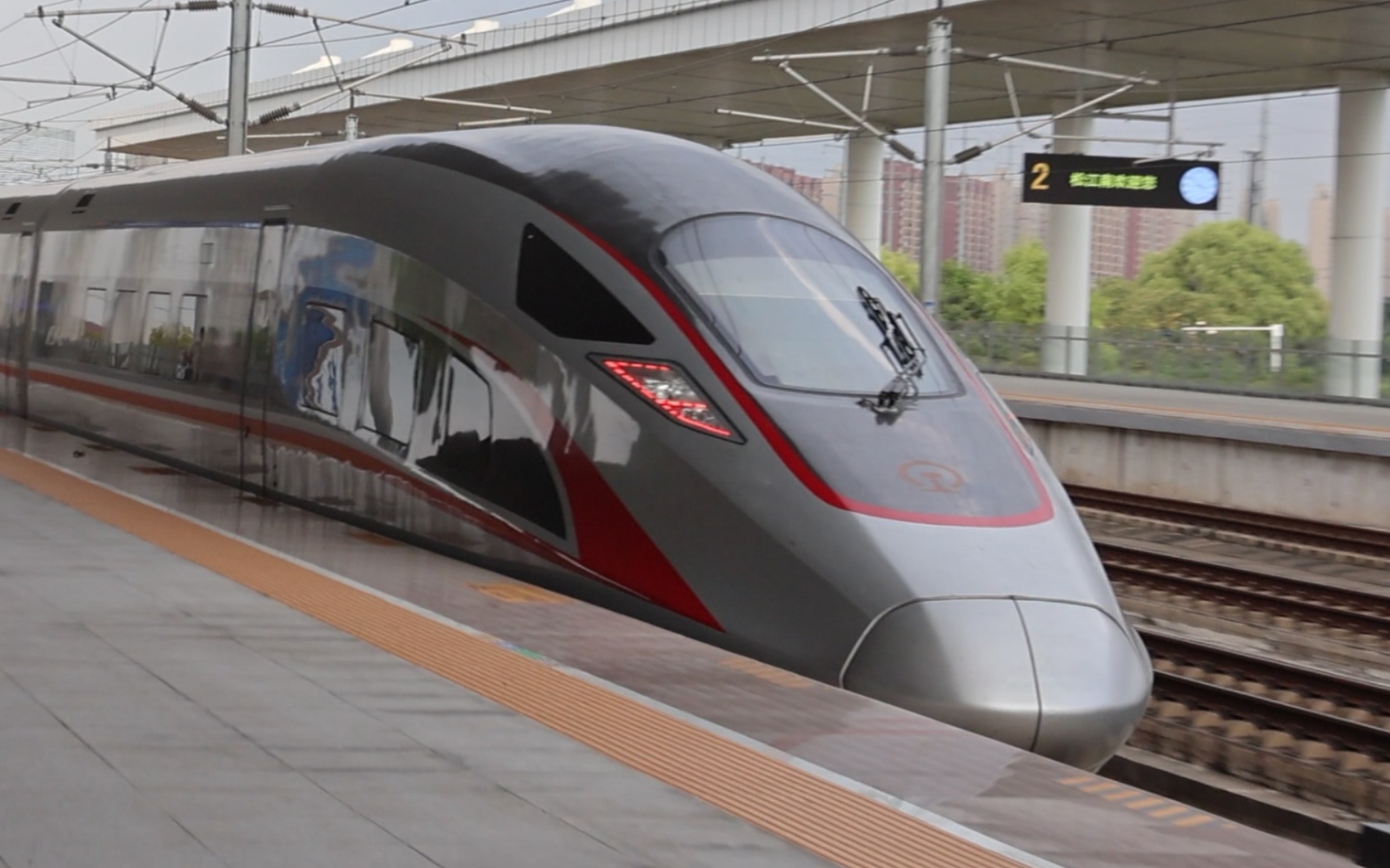 cr400afa松江南站关门出站(g1352)