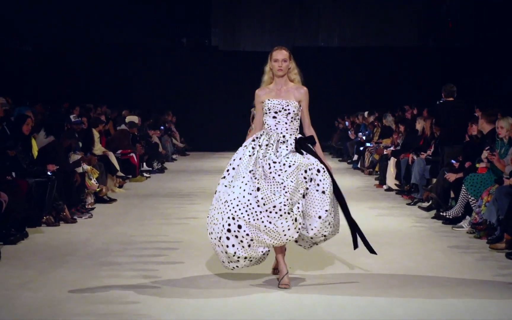 2024时尚潮流女装穿搭秀场 christopher john rogers cruise