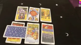 现场抽牌占卜-我要主动联系他吗？如果我主动他会是什么态度？