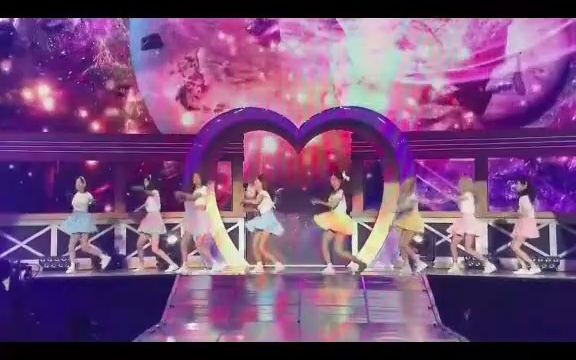 [图]【Girls Generation】少女时代现场演唱Into the new world！爷青回啊！