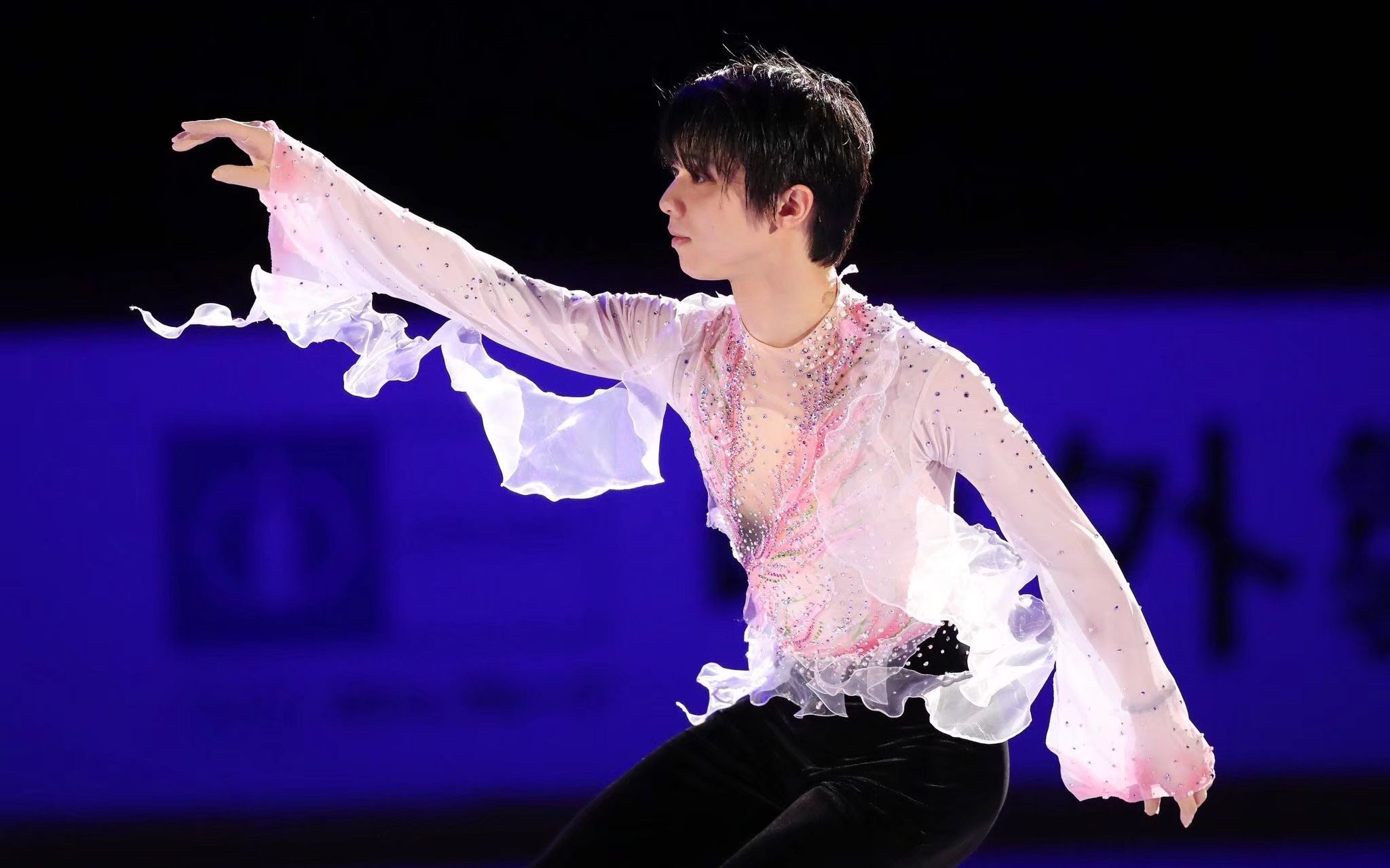 花滑大奖赛芬兰站羽生结弦表演滑春よ来い