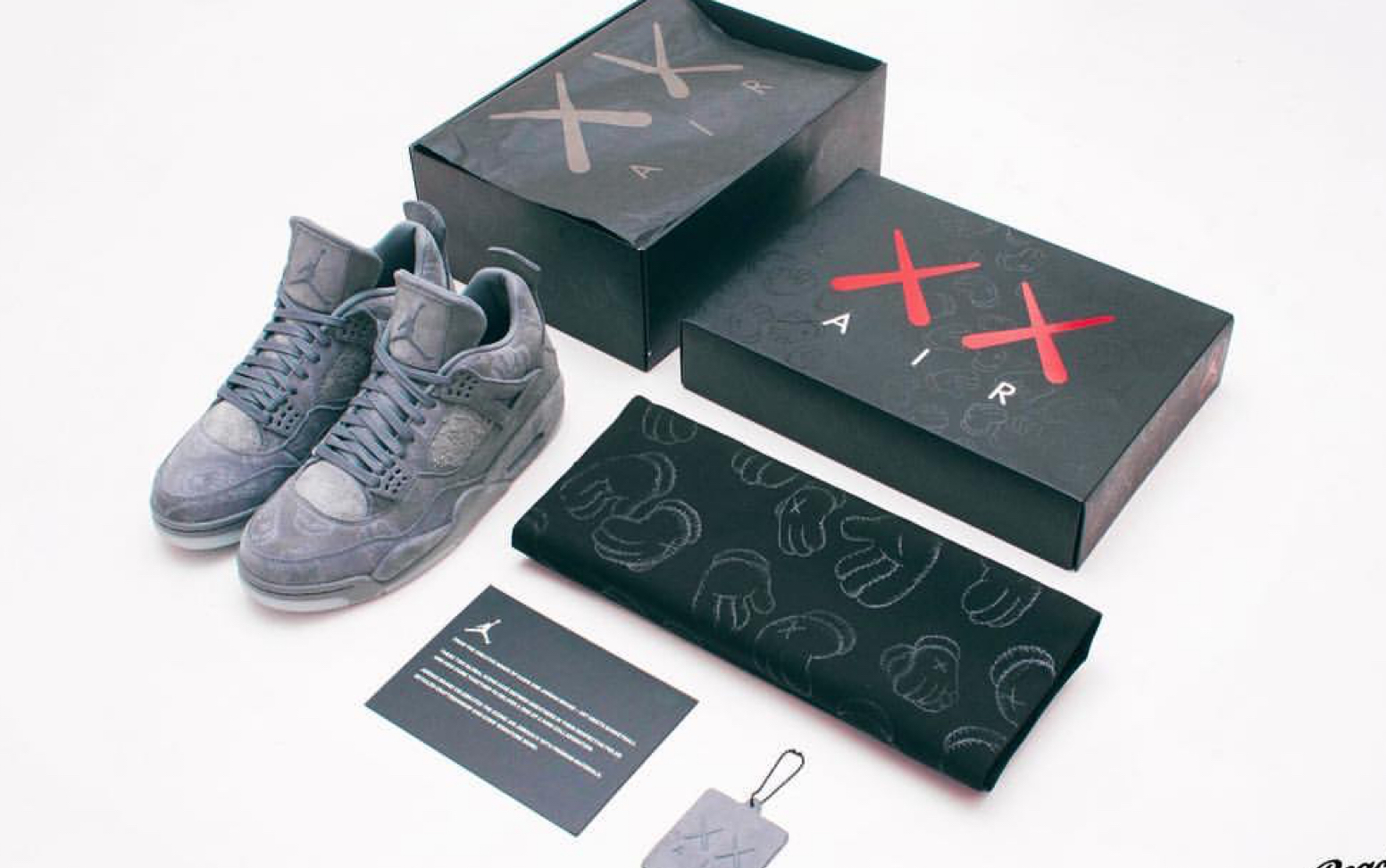 "邪气"第三期,至今买到最贵的一双鞋!aj4 x kaws 联名