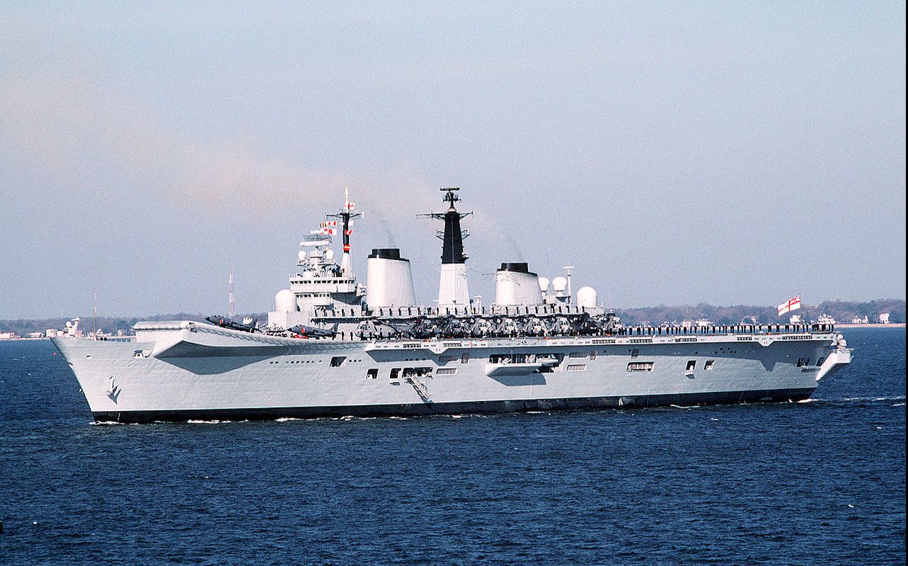 无敌级航空母舰