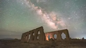 Скачать видео: 千万不要去冷湖石油小镇，这里的星空太美啦！