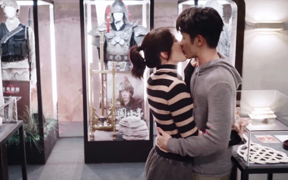 超欲吻戏黑道大小姐x帅气大明星刘以豪好会亲控制不住的kiss