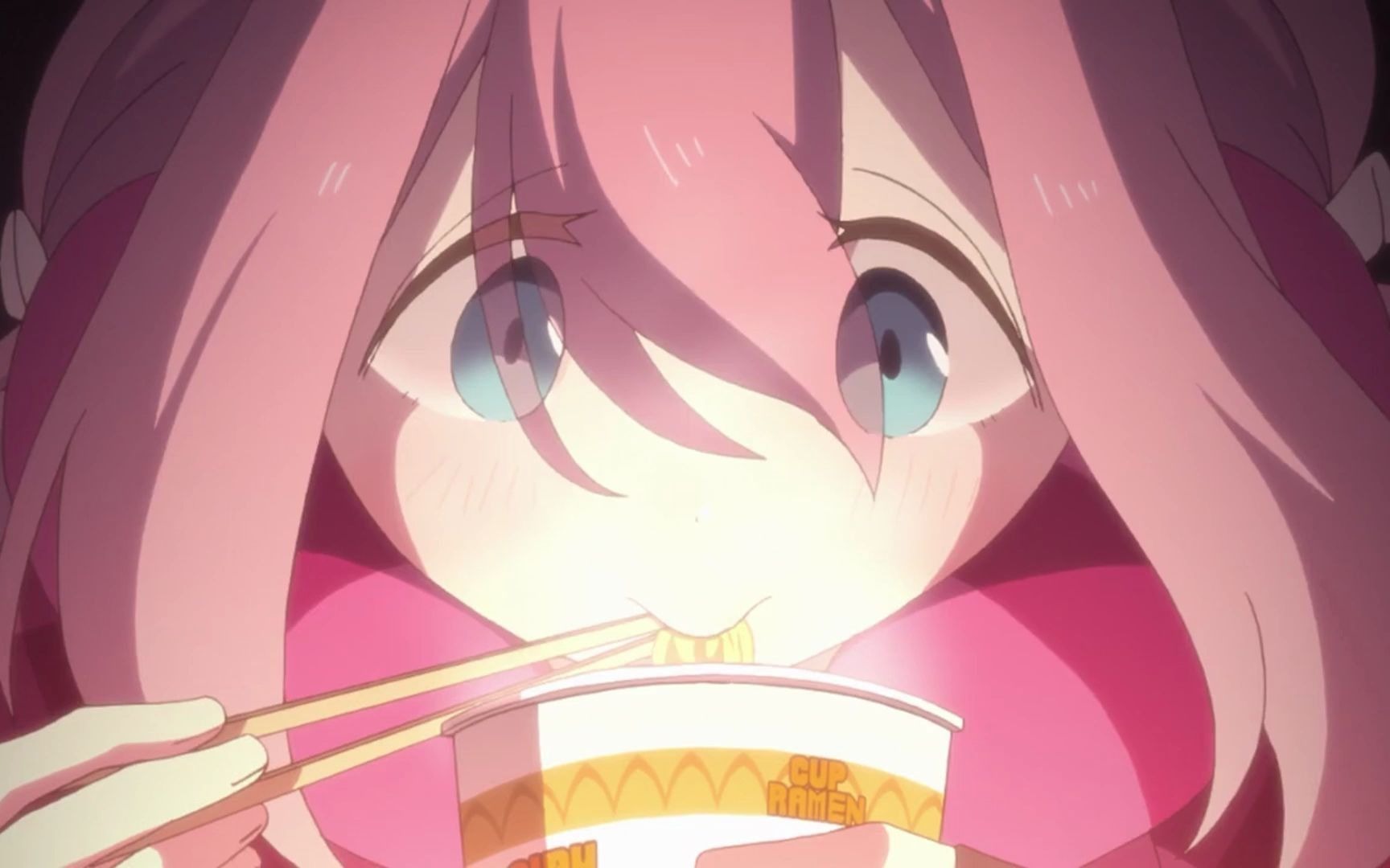 各务原抚子吃泡面