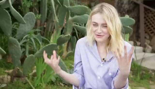 【达科塔范宁】Dakota Fanning为NYLON采访又夸赞妹妹会送礼物???哔哩哔哩bilibili