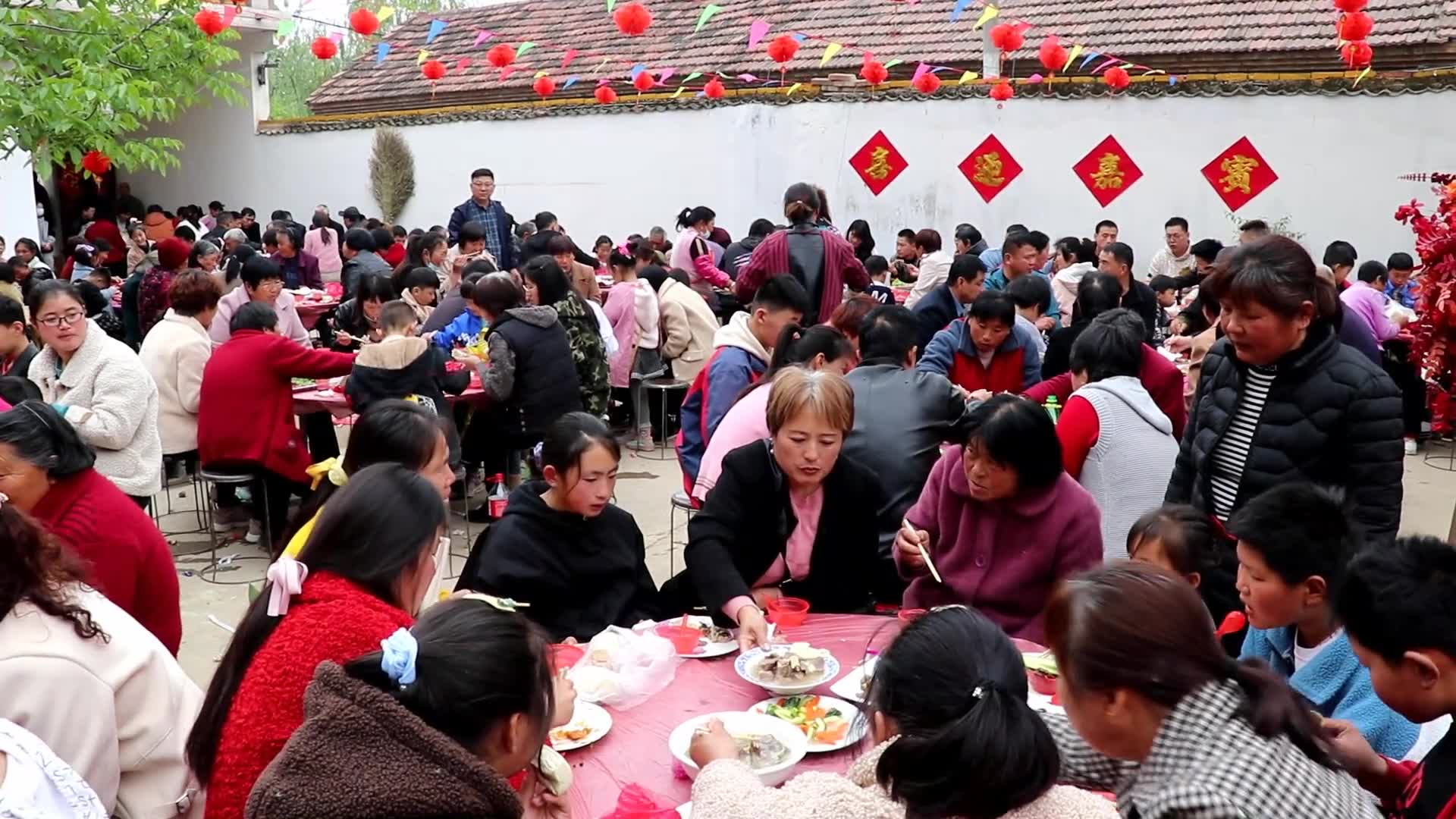 【乡村生活】五一假期,我在农村吃了一次久违的大席,场面真是太火爆了