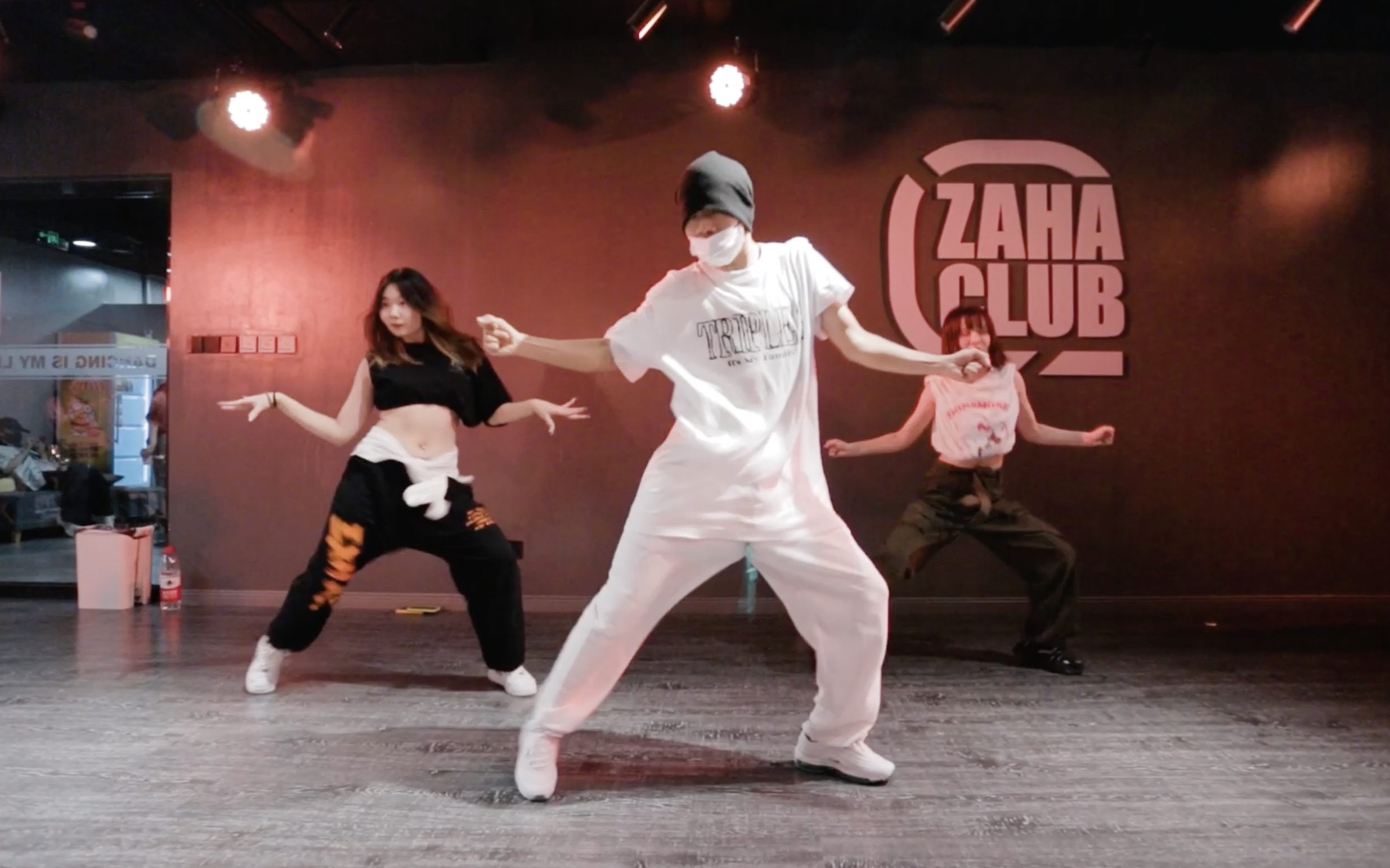 活动  热情张扬的dancehall风格编舞《woman》,极度丝滑舒适!