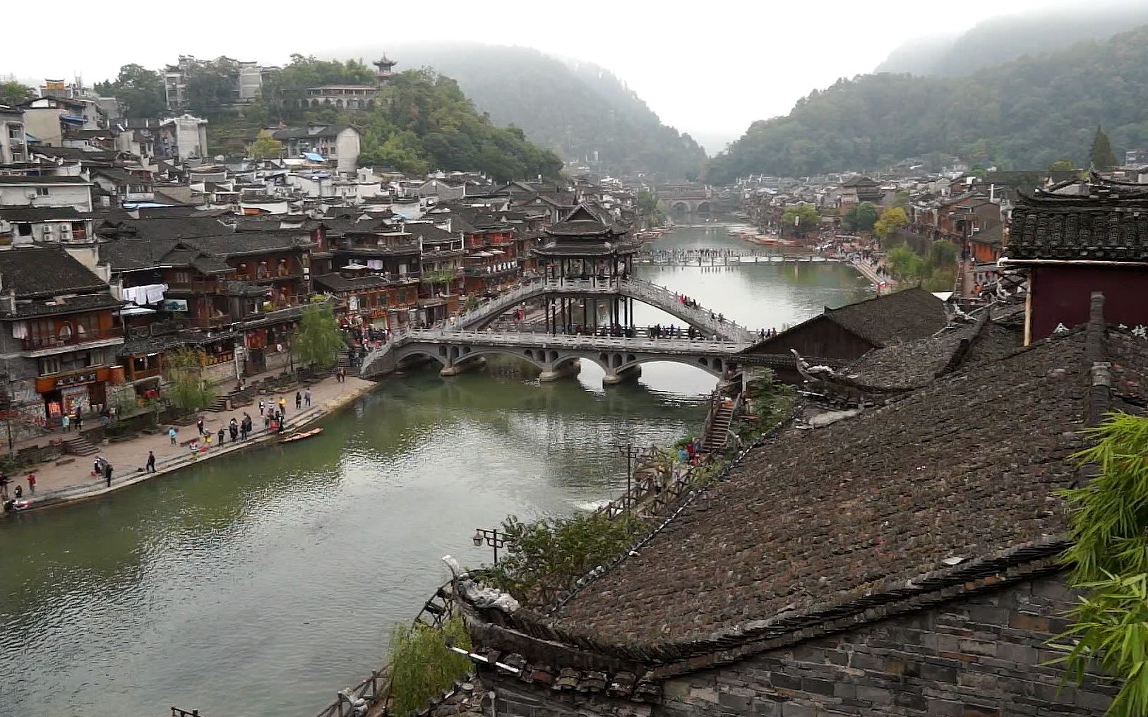 凤凰古城, 中国旅游精选景区,中国最美县城top2, 民族古建著名,历史