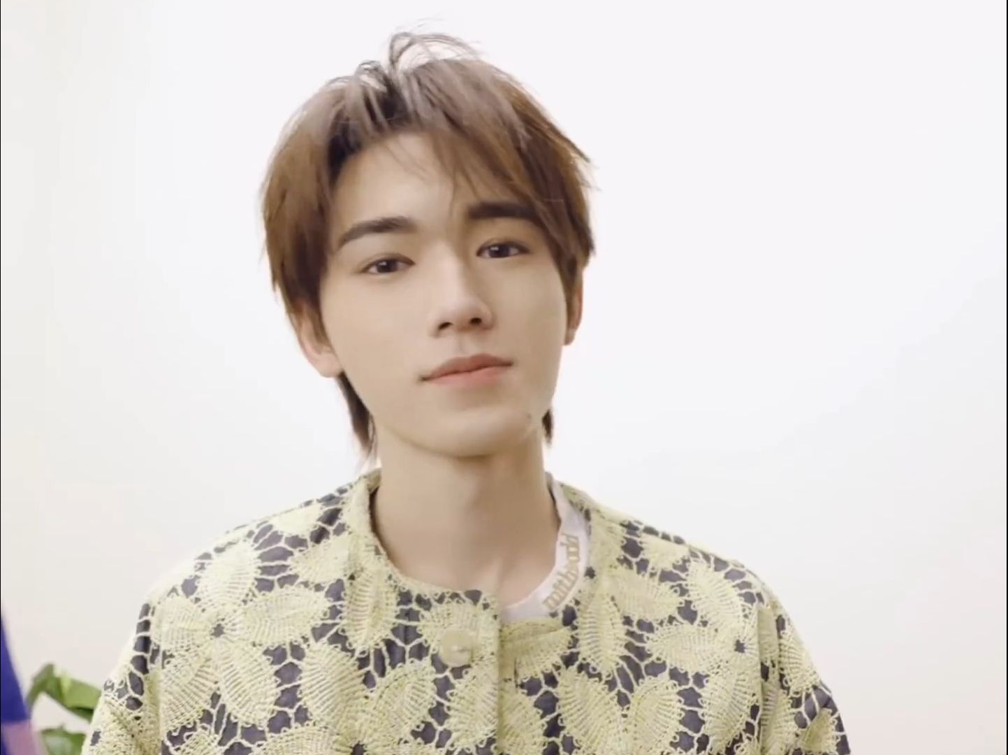 【宋亚轩】 舞台上换装,确实有点害羞