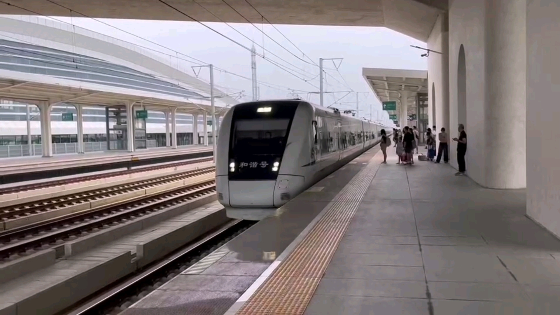 [crh1b]d2216次列车金坛站进站