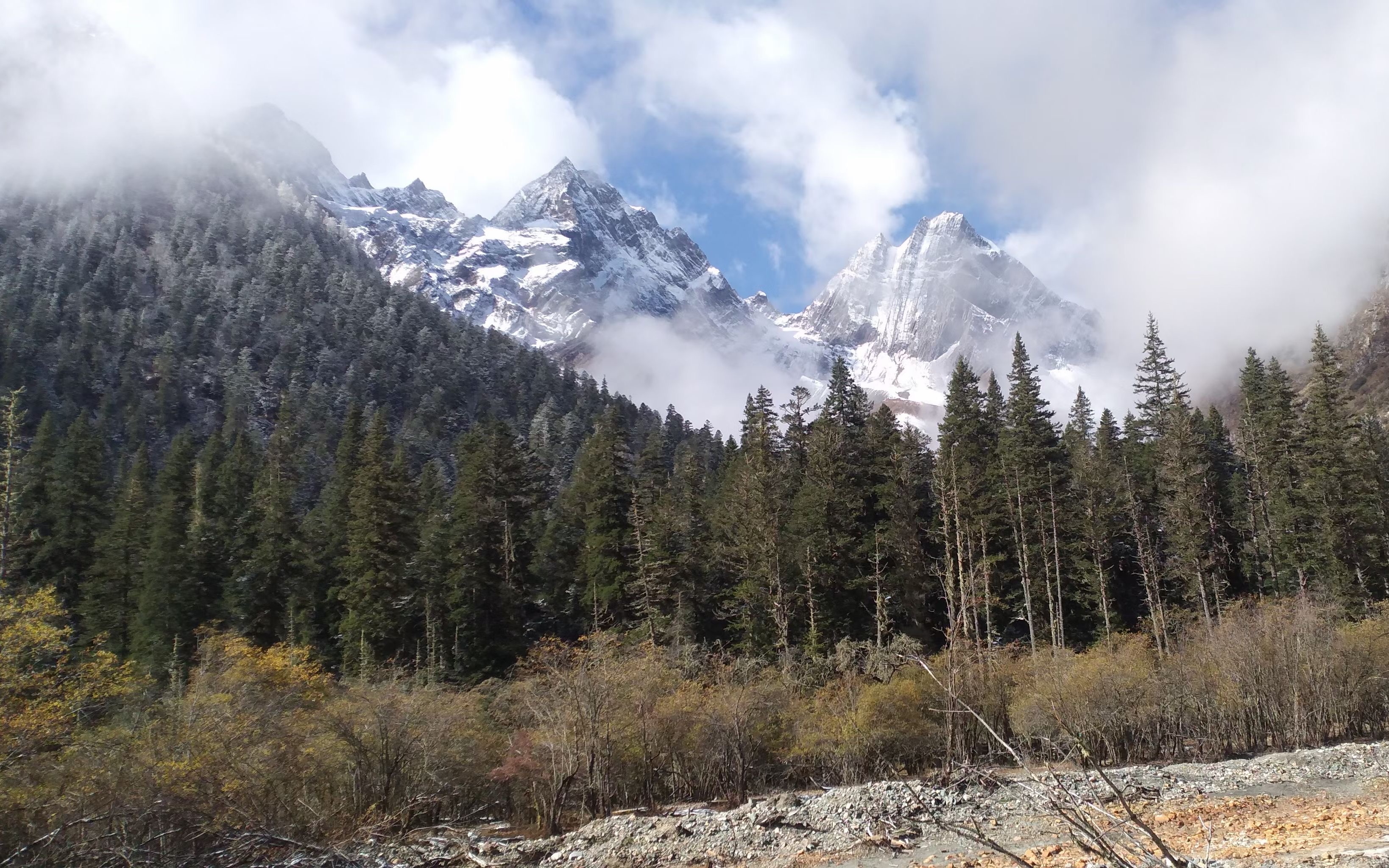 [图]【预告】一个重度高反的小伙子如何登上那座梦里的雪山，四姑娘山？