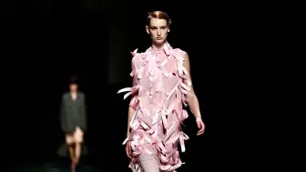 Скачать видео: Prada 2024秋冬成衣系列 | 官方超清