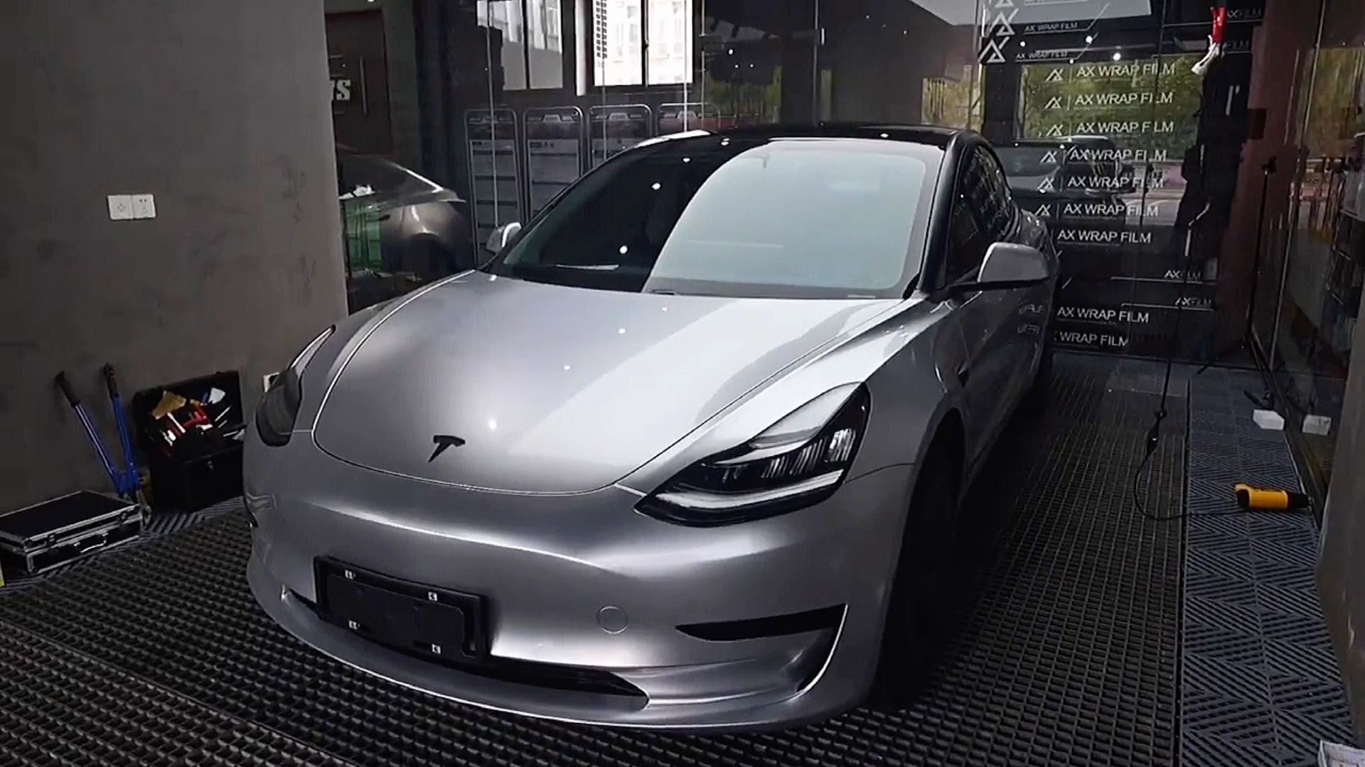 特斯拉model3漆面超亮金属银改色贴膜车身金属车漆质感帅气来袭