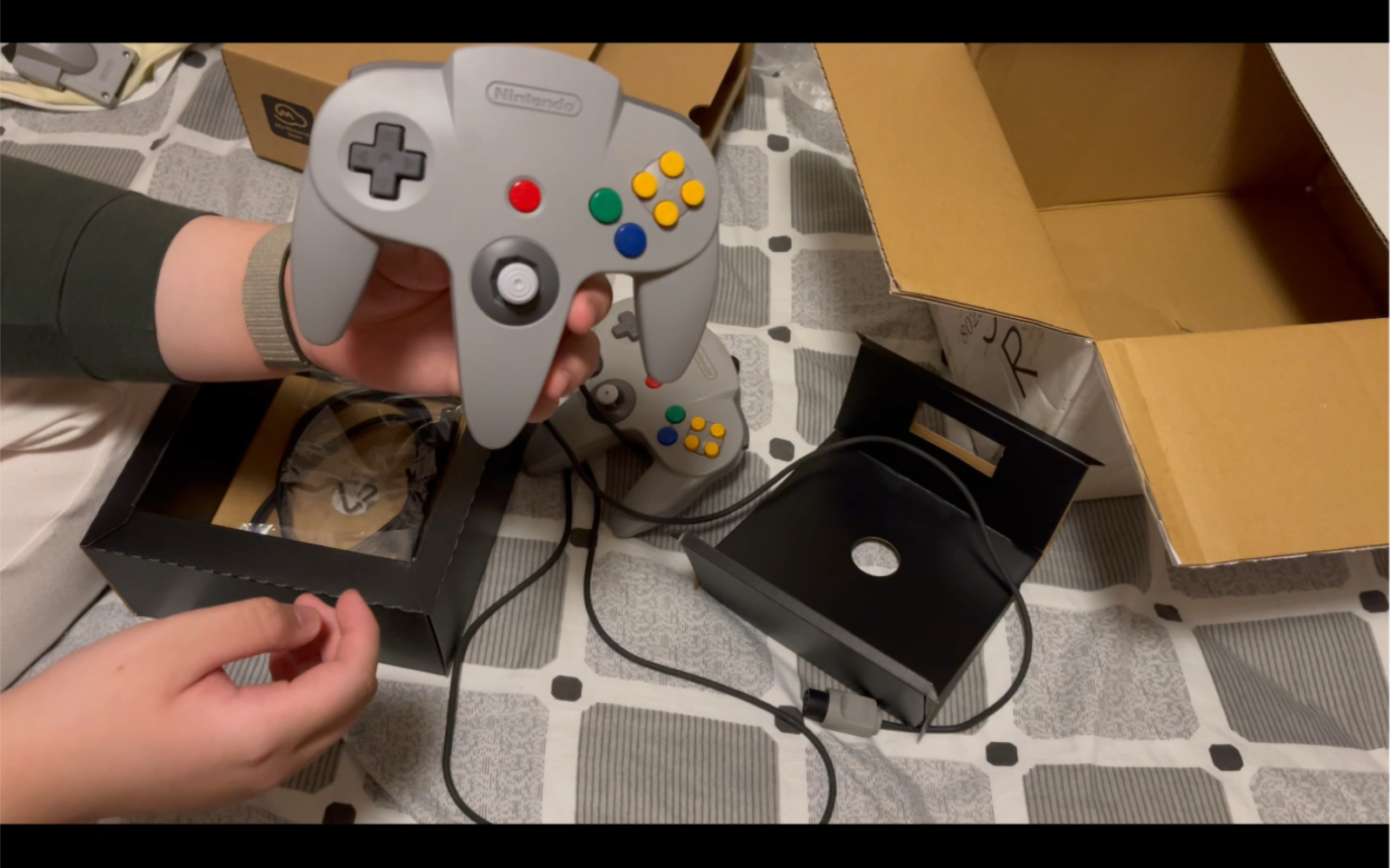 b站第二开任天堂n64会员手柄 密特罗德生存恐惧会员限定版开箱