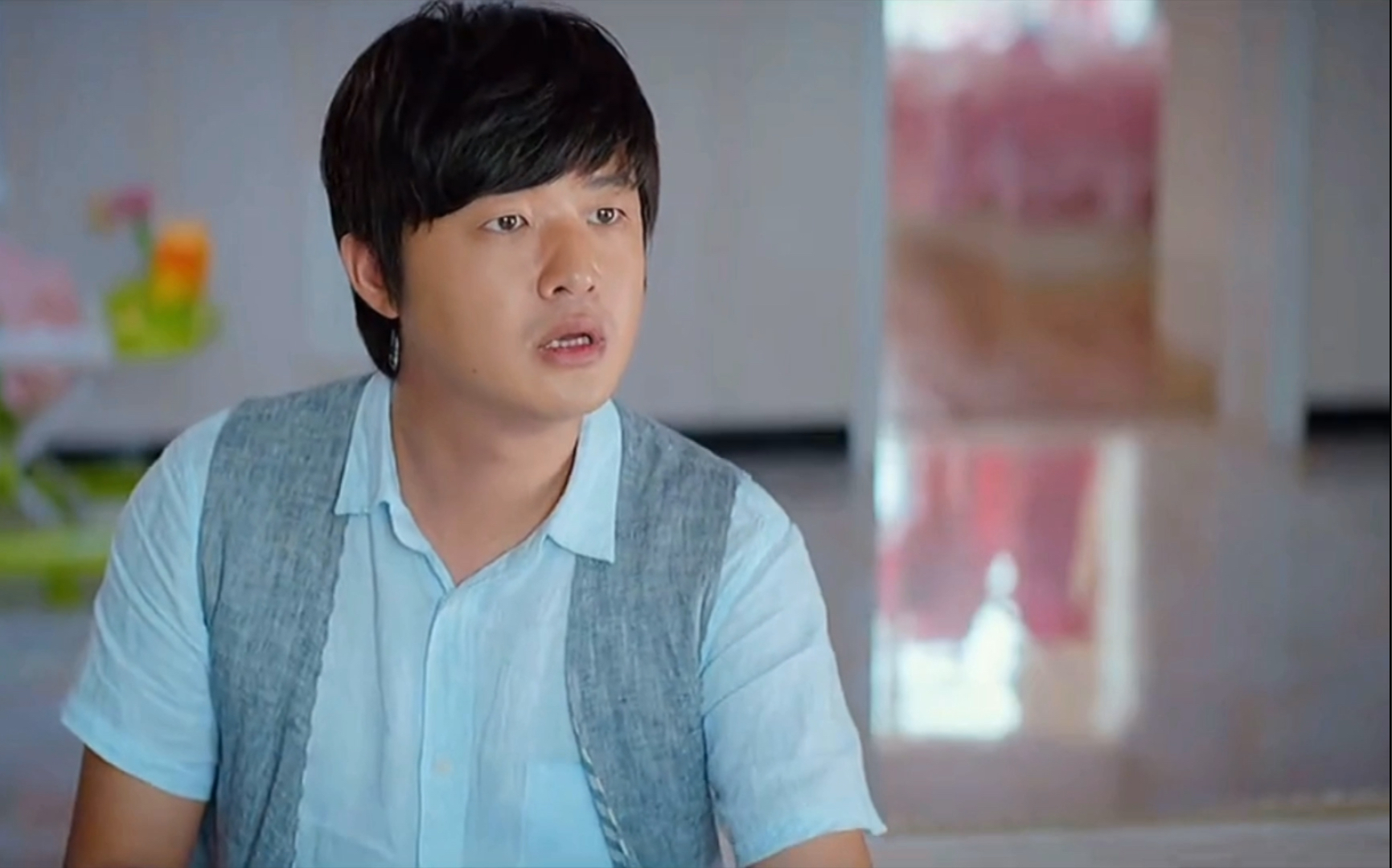 赵公子多年回来才发现,自己一直挂念的女神已经和当初的小混混结婚了!