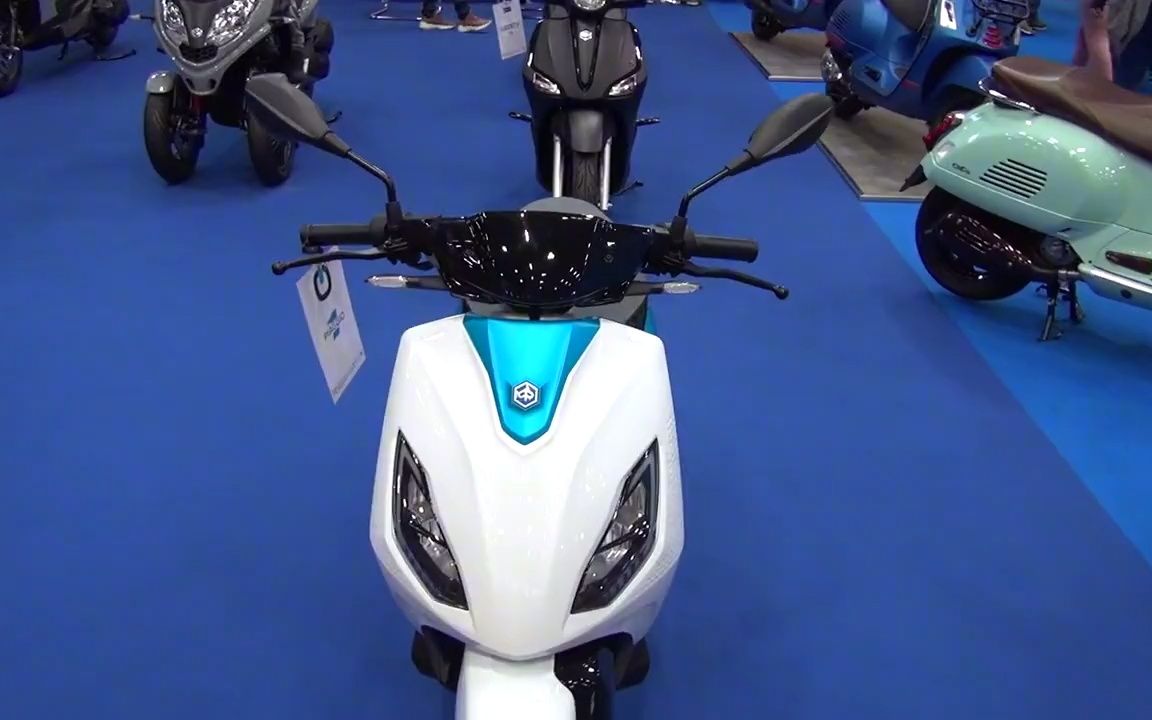 2022款比亚乔Piaggio 1电动滑板车静态体验,太帅气了!哔哩哔哩bilibili