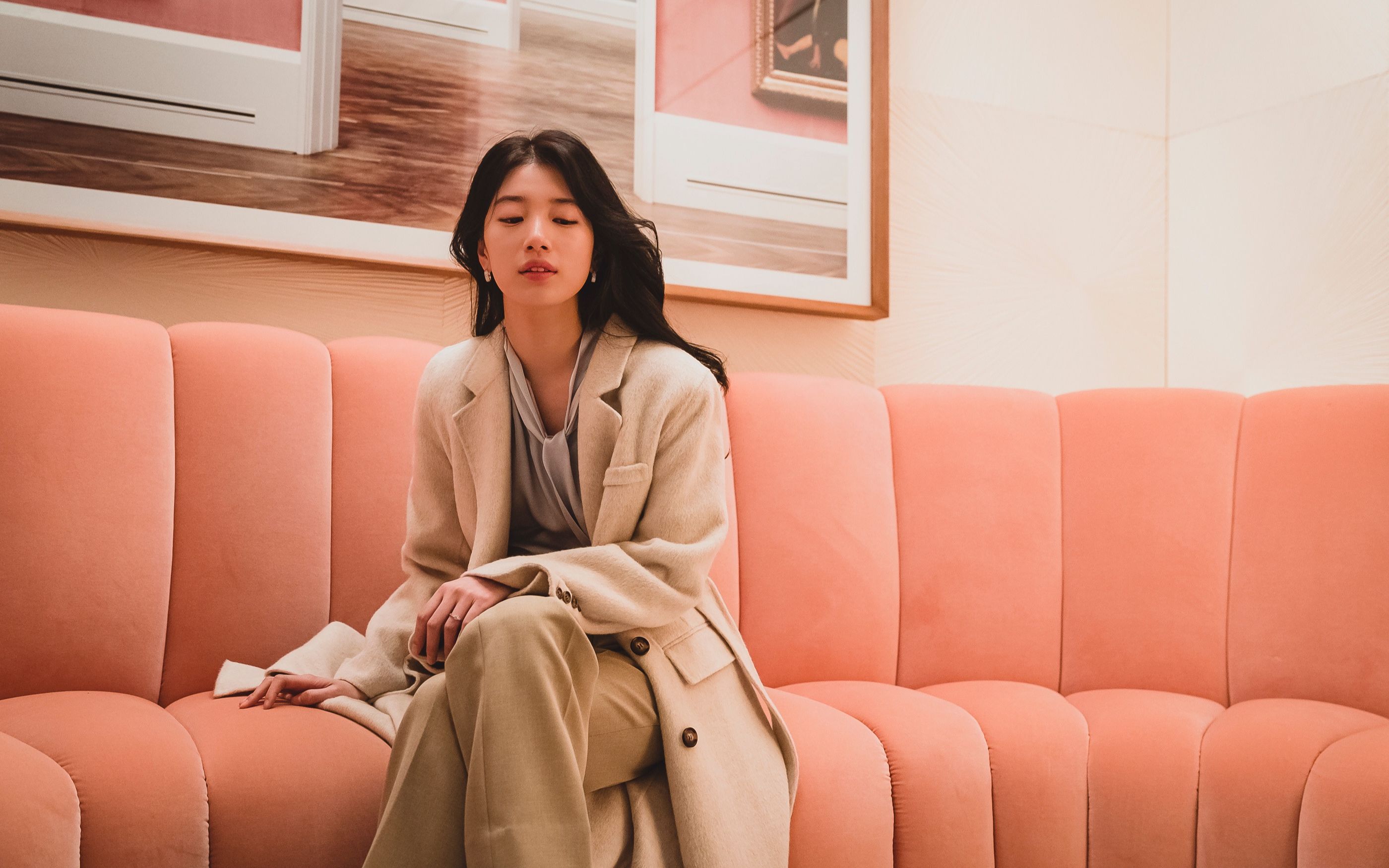 安娜中秀智的55套穿搭,从灰姑娘到白富美,从衣服看出地位的变化