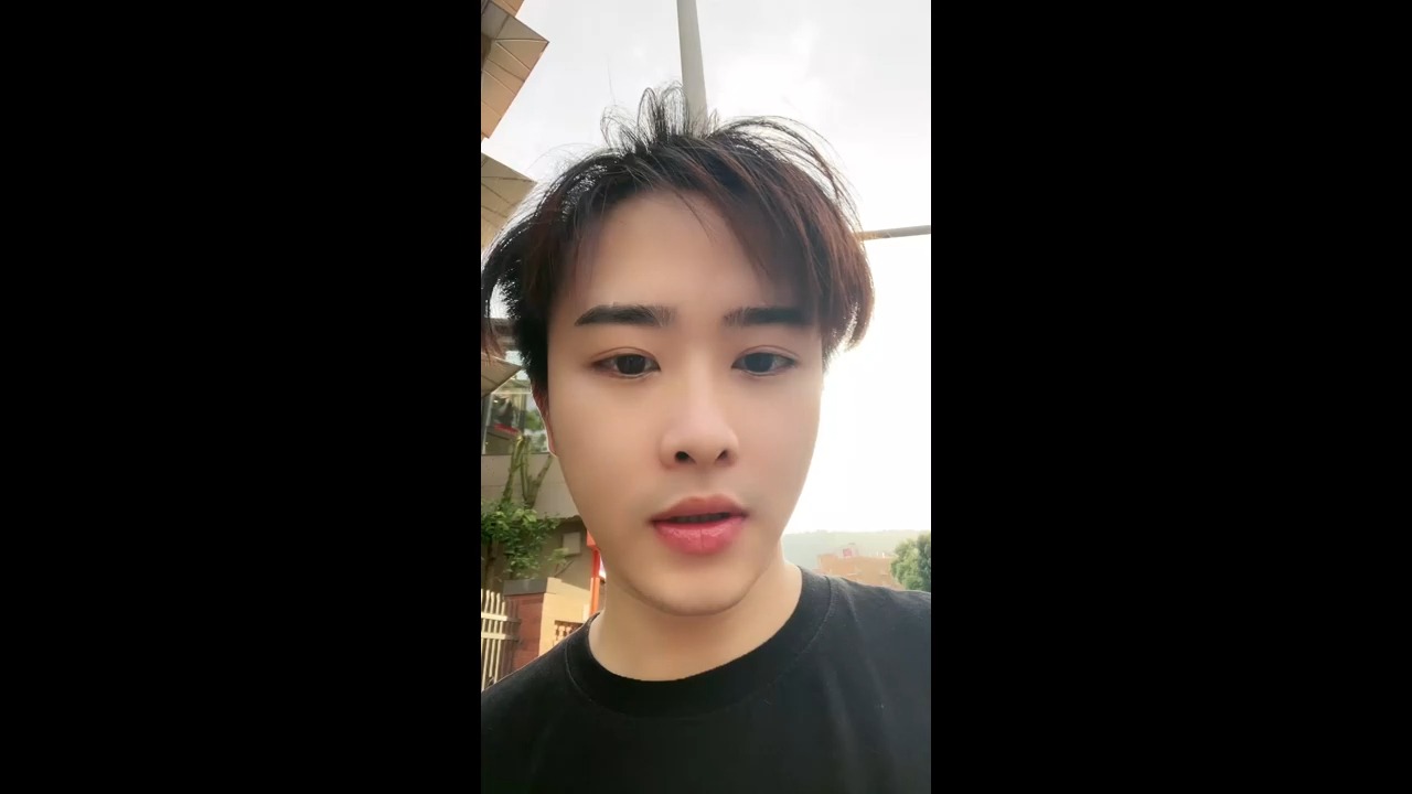 艾秋聊天号 2024-6-11 户外