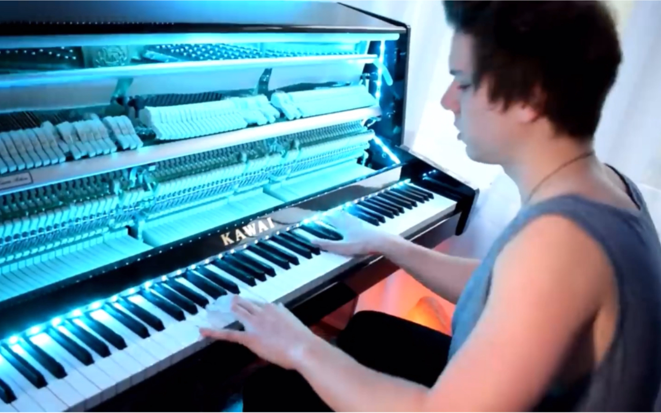 搬运peterbuka震惊近日外国一小伙用钢琴弹奏黑人抬棺速看不转不是人