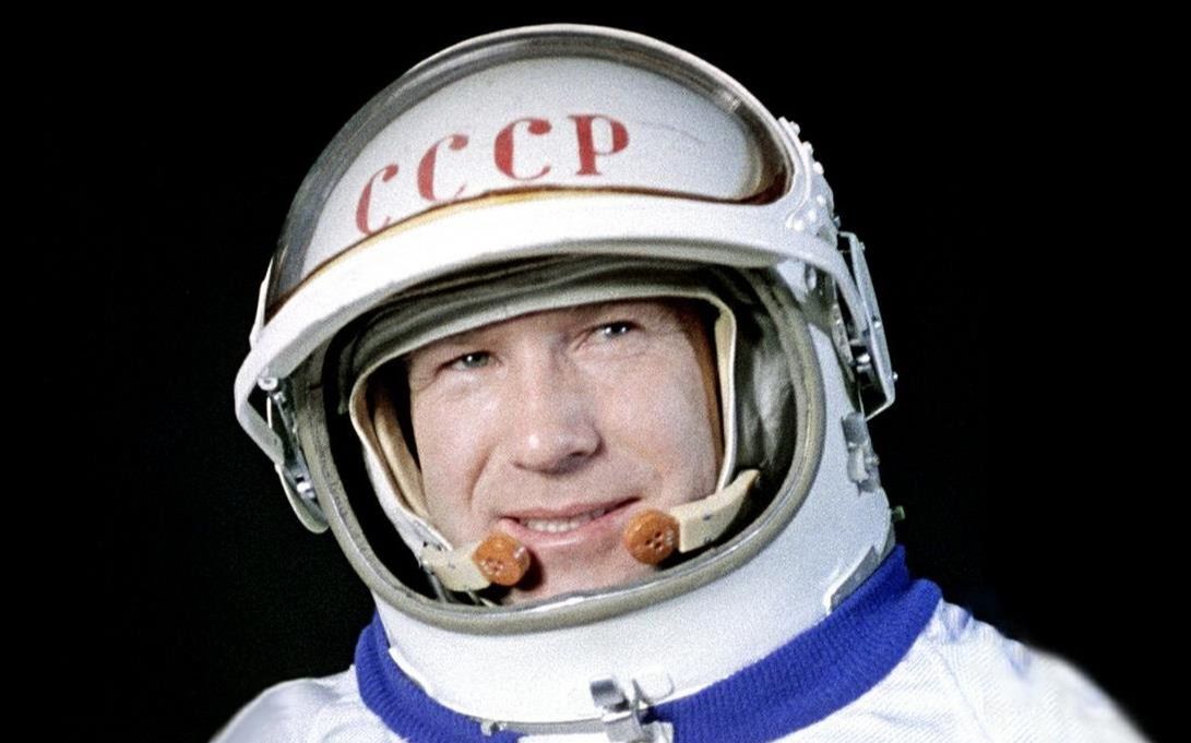 苏联上升2号『 Восход-2』飞船,左右双摄像机记录阿列克谢