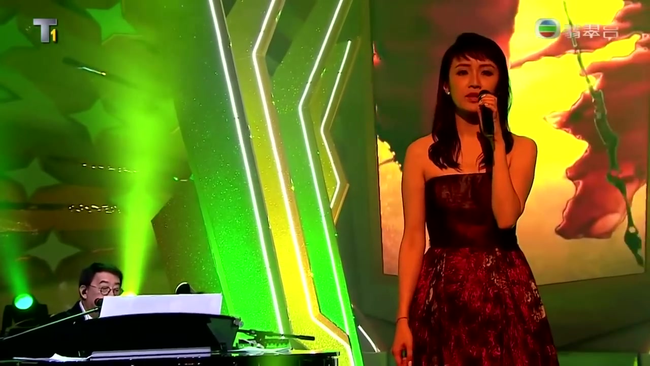 香港歌曲何婉盈曾航生再见亦是朋友爱上你是我一生的错演唱舞台