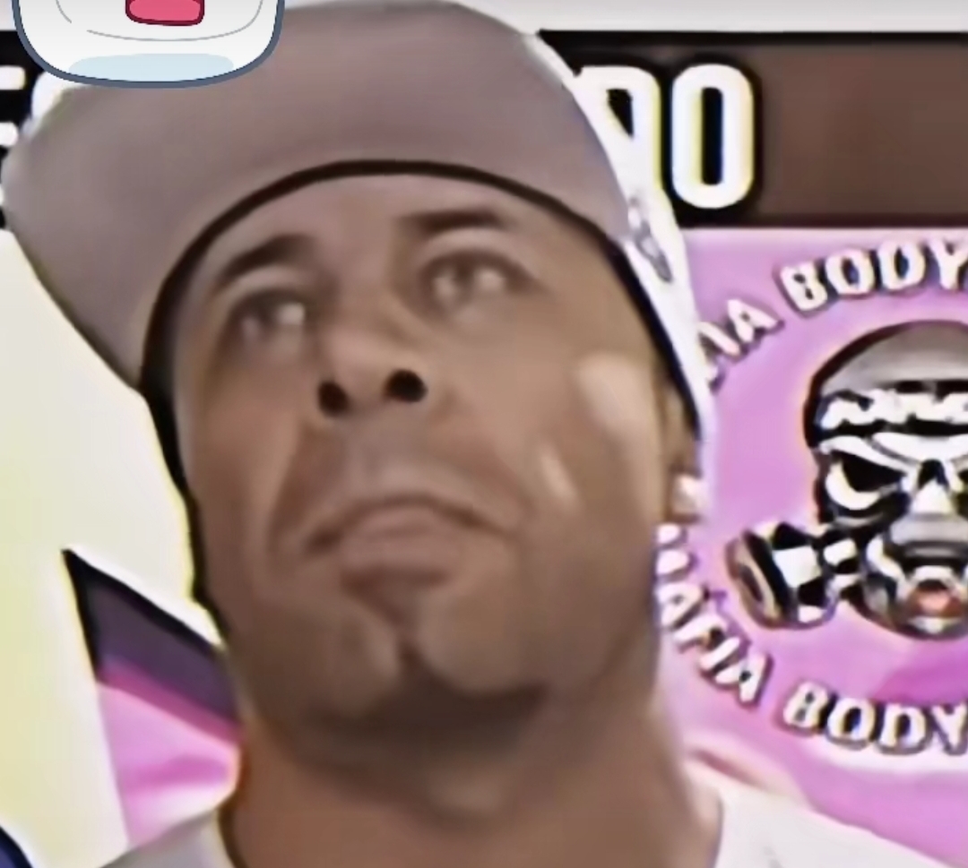 曾经的香蕉君不笑了