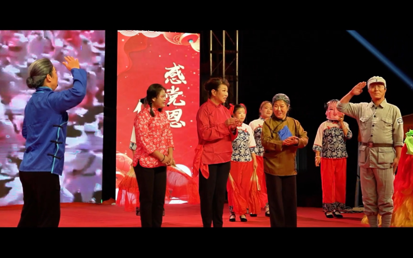 铁蛋回来了,舞台情景剧