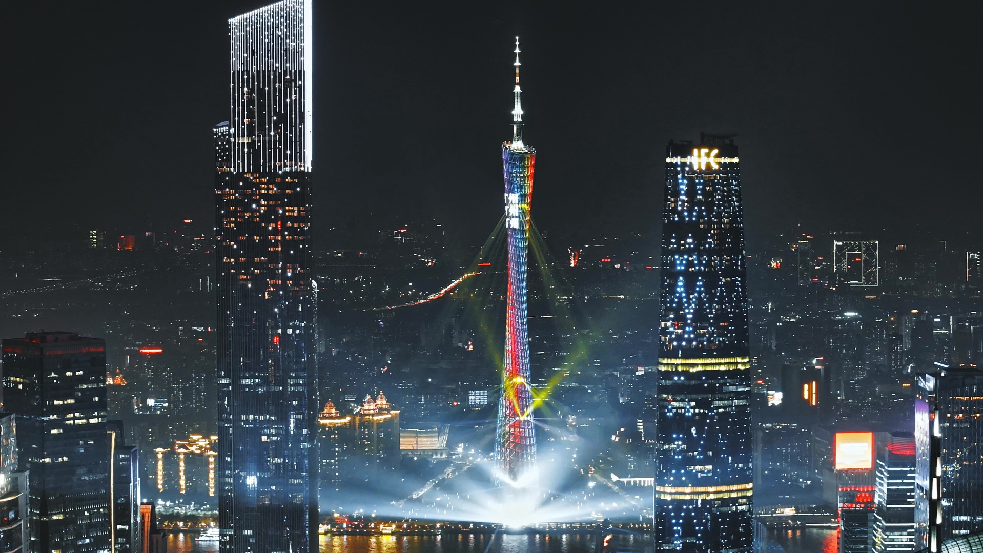 广州光影之魅——灯光艺术在城市空间的应用探索