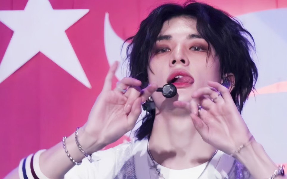 【黄铉辰】这个团的门面在舞台上会发光诶