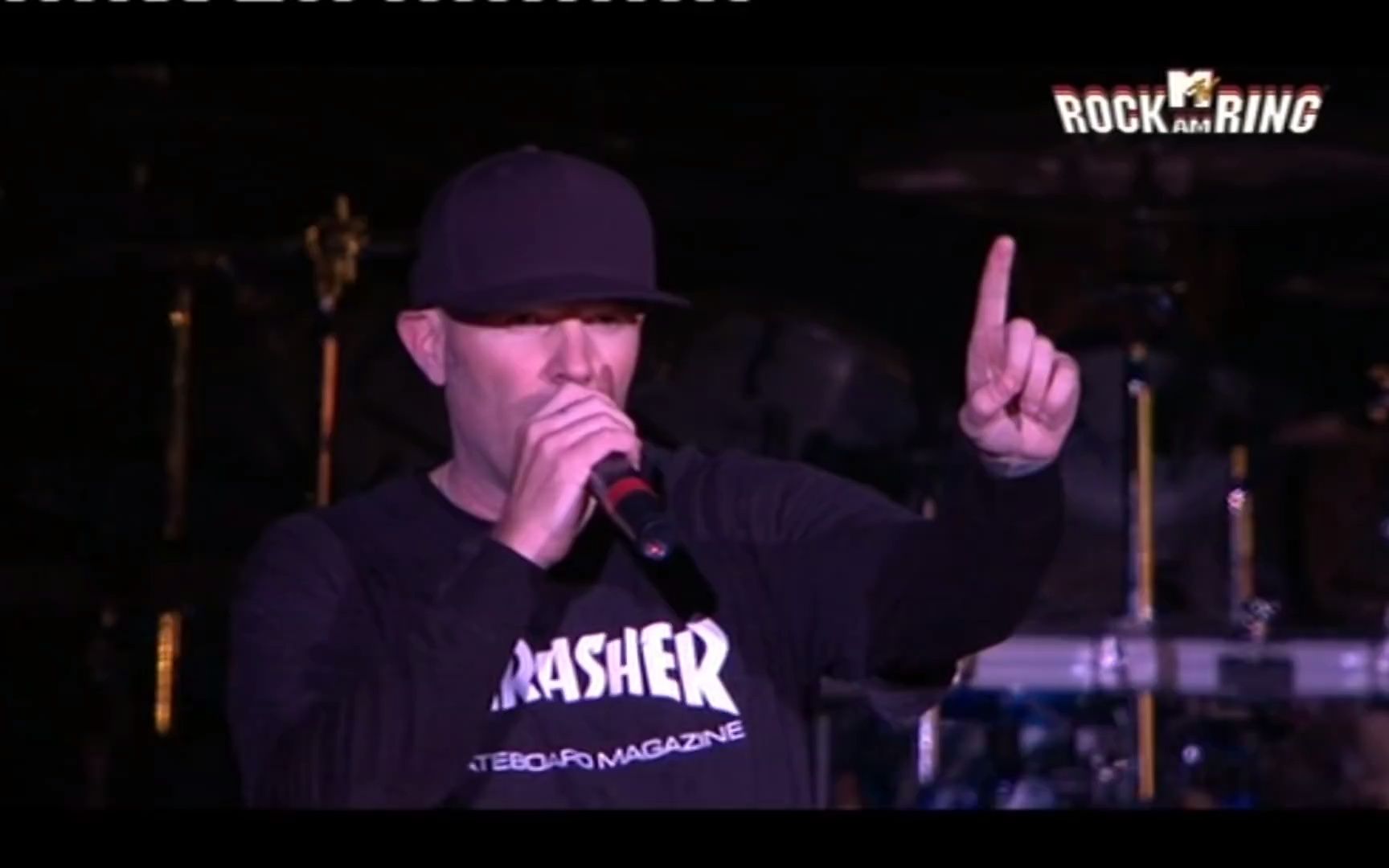 [图]Limp Bizkit - Take A Look Around (Live @ Rock Am Ring 2009) [HD]