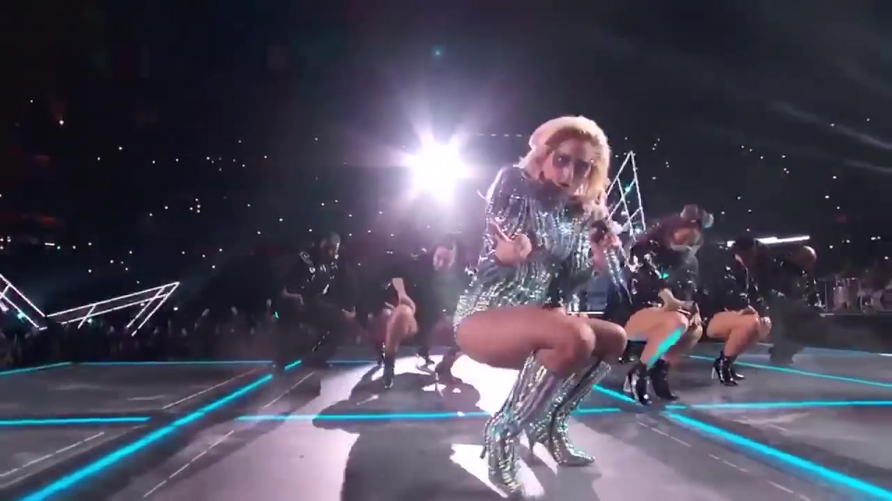 [图]lady gaga,beyonce - telephone -live-at-supe bowl