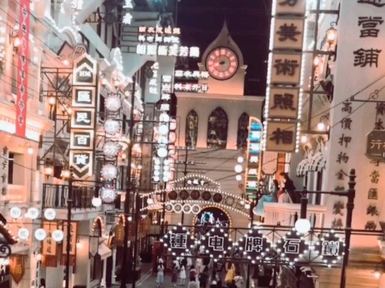 【上海宋城】沉浸式体验下扶梯-梦回民国夜上海